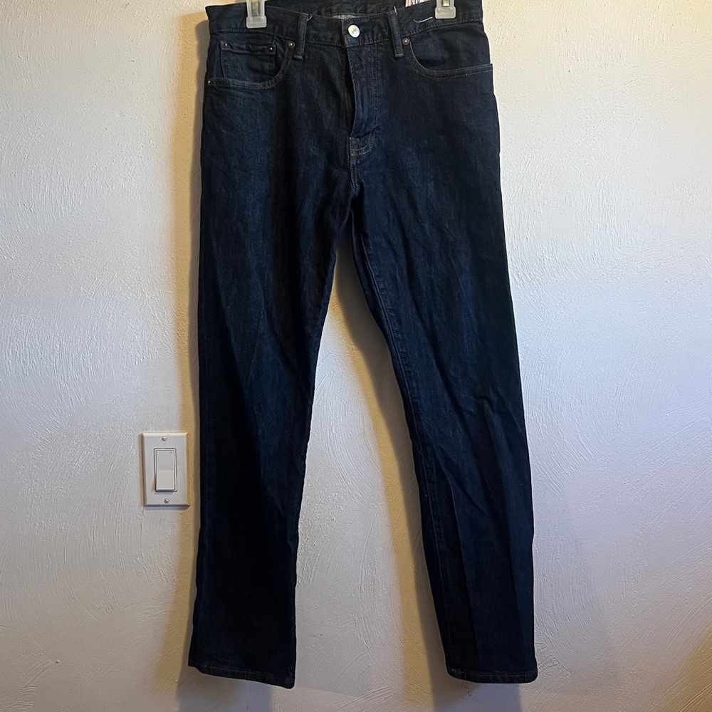 GAP Men's Relaxed Jeans in Dark Blue
30 x 30
